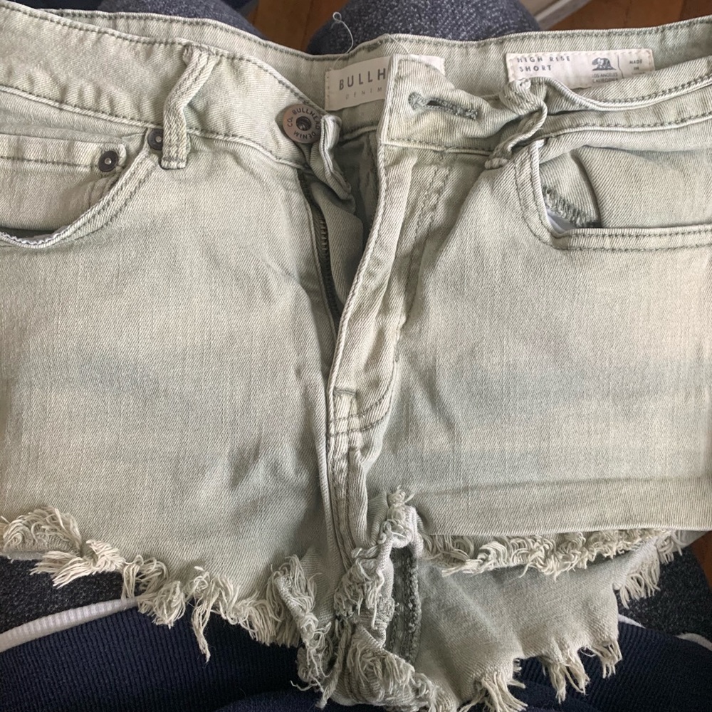 Bulls head army green jean short